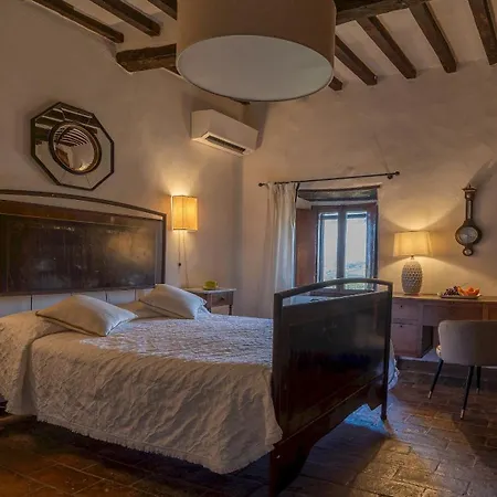 Villa La Pizzichina 10, Emma Todi