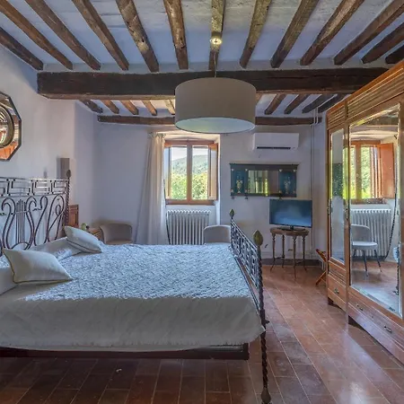 La Pizzichina 10, Emma Villa *