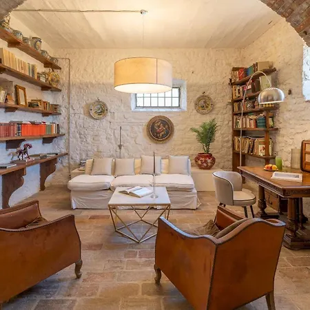 La Pizzichina 10, Emma Villa *