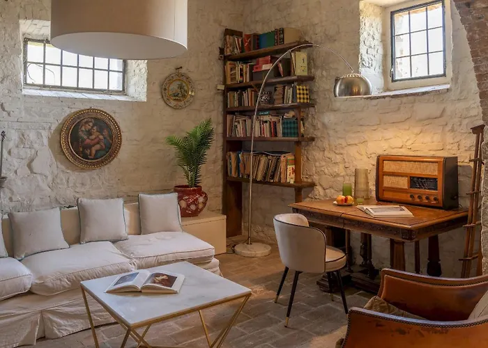 La Pizzichina 10, Emma Villa *